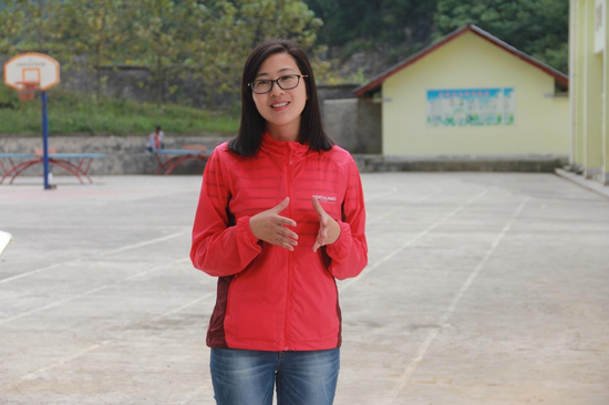 邓丽重返高原小学,讲起那段幸福时光仍历历在目